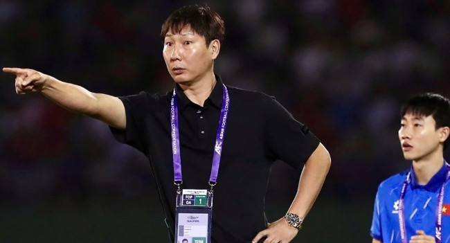 Ảnh bài viết Điểm tin bóng đá Việt Nam 27/5: Tuyển Việt Nam lùi ngày tập trung; HLV Kim Sang-sik tự tin đấu MU