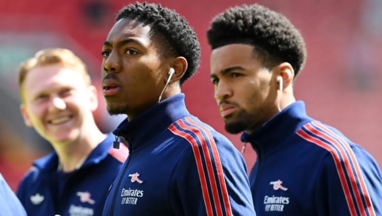 Tình hình hợp đồng của các sao trẻ Arsenal đang không được chắc chắn.