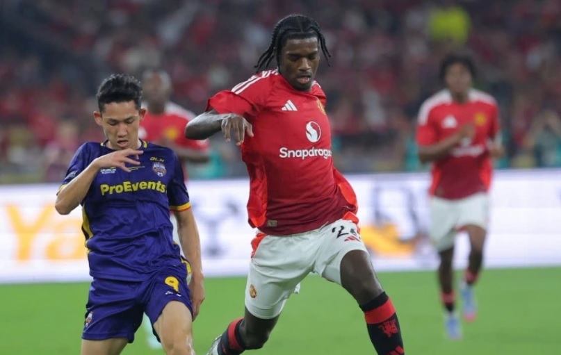 Ảnh bài viết Hai Long tỏa sáng với pha dứt điểm nguy hiểm trước MU