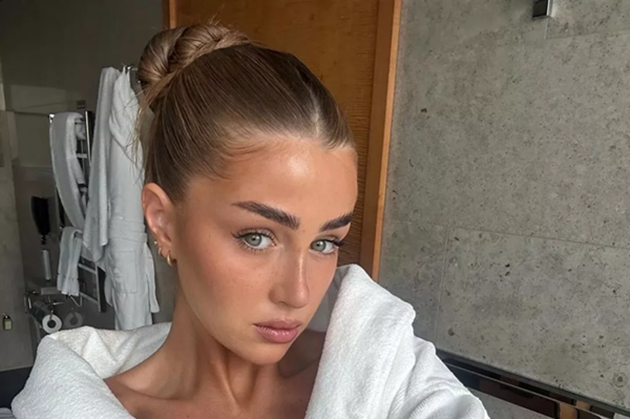 Georgia Steel gây tranh cãi vì lựa chọn trang phục của mình.