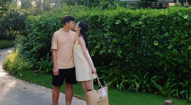 Họ chọn một resort cao cấp bên bờ biển làm nơi ghi dấu chặng đường đầy yêu thương bắt đầu từ năm 2015.