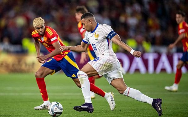 Lamine Yamal tiếp tục chuỗi phong độ ấn tượng.