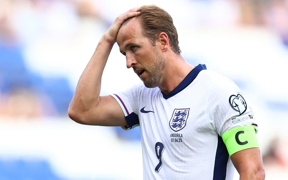 Ảnh bài viết ĐT Anh thắng nhọc, Harry Kane chê mặt sân khô
