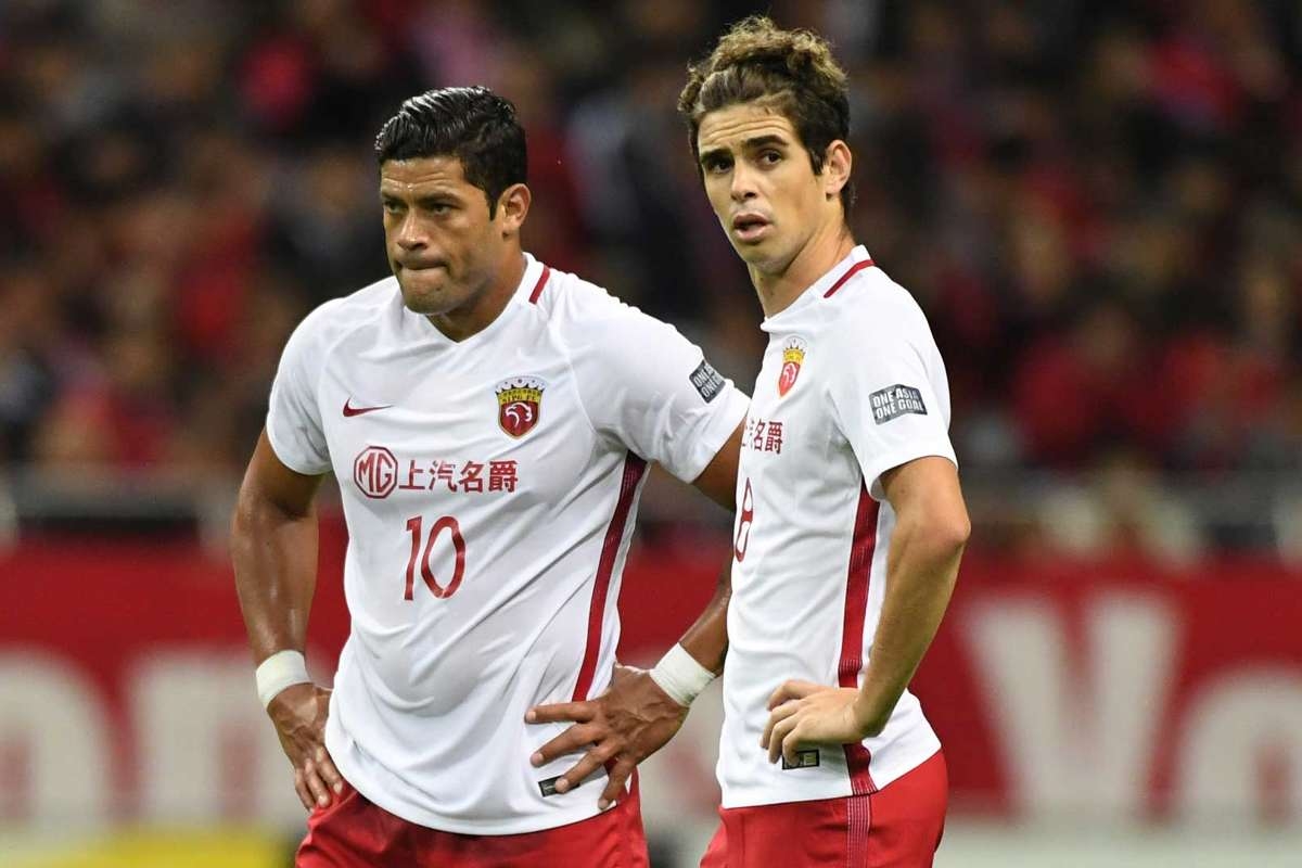 Hulk cùng người đồng hương Oscar thi đấu tại Trung Quốc.