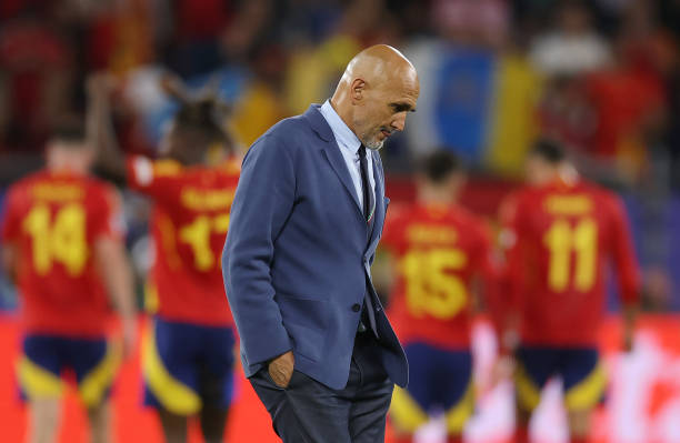 Spalletti đã nhận trát sa thải từ Azzurri.
