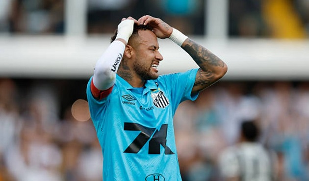 Neymar vẫn phải vật lộn với nhiều chấn thương từ khi trở về Brazil.