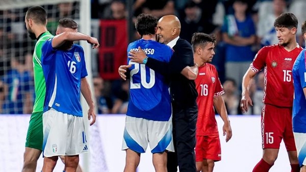 HLV Luciano Spalletti chia tay các học trò.