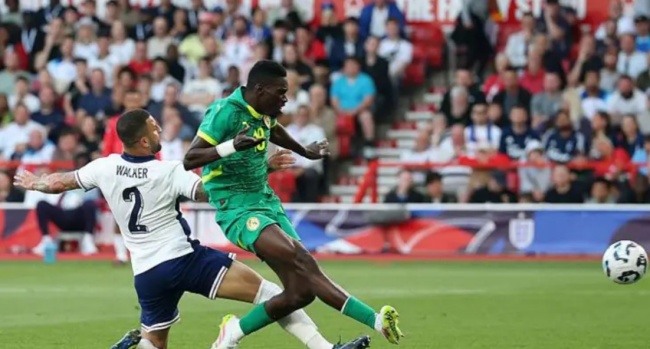 Walker gây thất vọng.