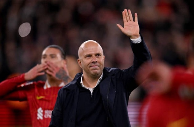 Slot dẫn dắt Liverpool vô địch Premier League.