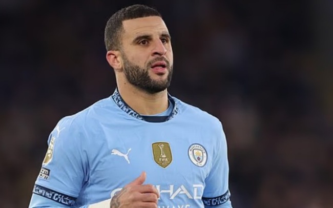 Ảnh bài viết Fenerbahce hỏi mua, Kyle Walker sắp trở thành học trò của Mourinho