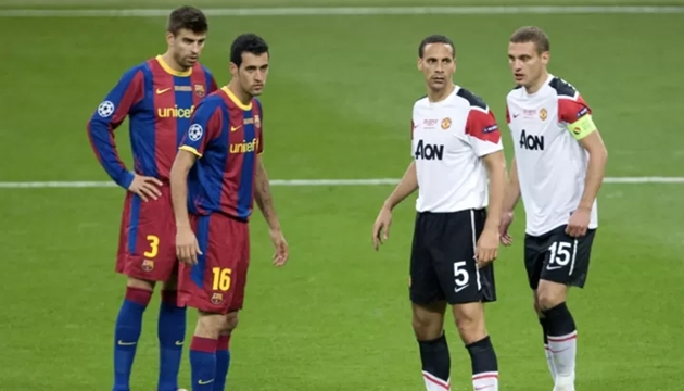 Gerard Pique nêu tên Rio Ferdinand là trung vệ xuất sắc nhất Ngoại hạng Anh.
