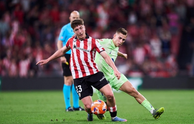 Mikel Jauregizar trong màu áo Athletic Bilbao.