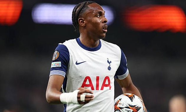 Ảnh bài viết Chuyển nhượng tối 15/6: Tottenham mua đứt Tel; Robertson lọt vào tầm ngắm Atletico