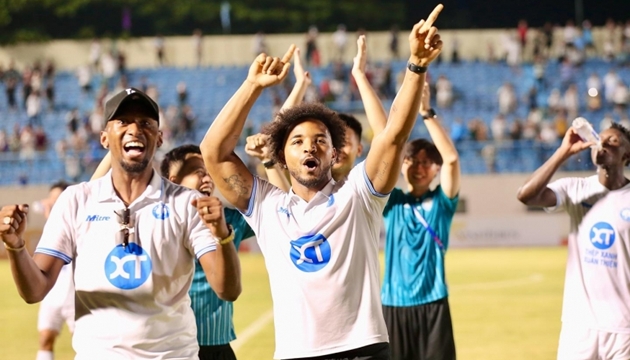 Ảnh bài viết Nam Định vô địch V-League, Xuân Son dẫn đầu danh sách ghi bàn dù chấn thương