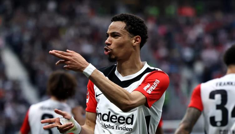 Hugo Ekitike là phương án chất lượng cho hàng công Quỷ đỏ.