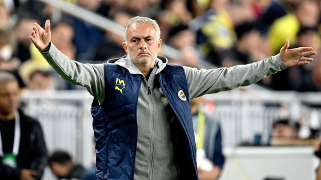 Bóng đá Thổ Nhĩ Kỳ rúng động vì Mourinho.