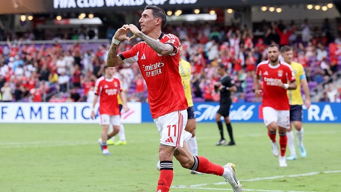 Di Maria giải tỏa bế tắc, góp phần giúp Benfica "hủy diệt" Auckland City.