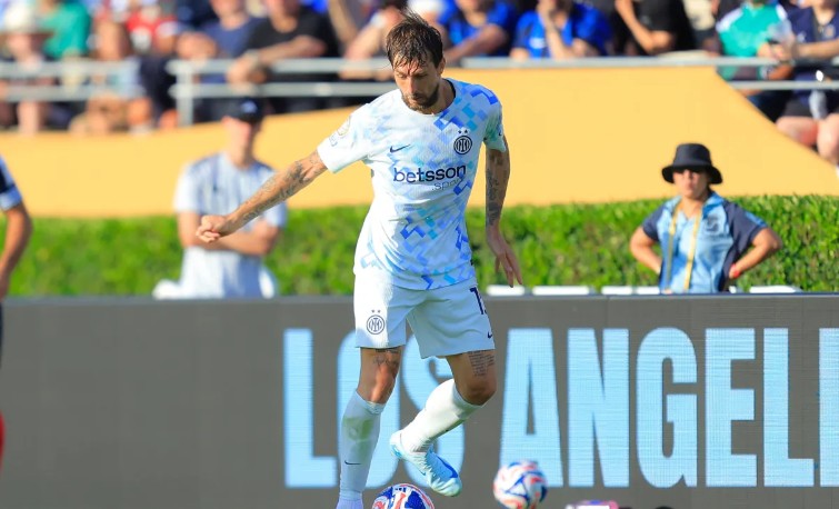 Ảnh bài viết Acerbi nổi nóng, suýt đánh nhau với CĐV PSG vì thất bại của Inter