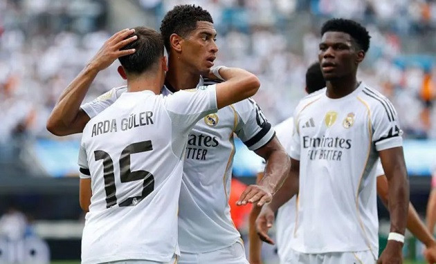 Real có chiến thắng dù phải chơi với 10 người từ phút thứ 7.