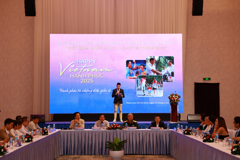 Lễ hưởng ứng chương trình “Việt Nam hạnh phúc – Happy Vietnam 2025" diễn ra sôi nổi. Ảnh: Triều Võ.