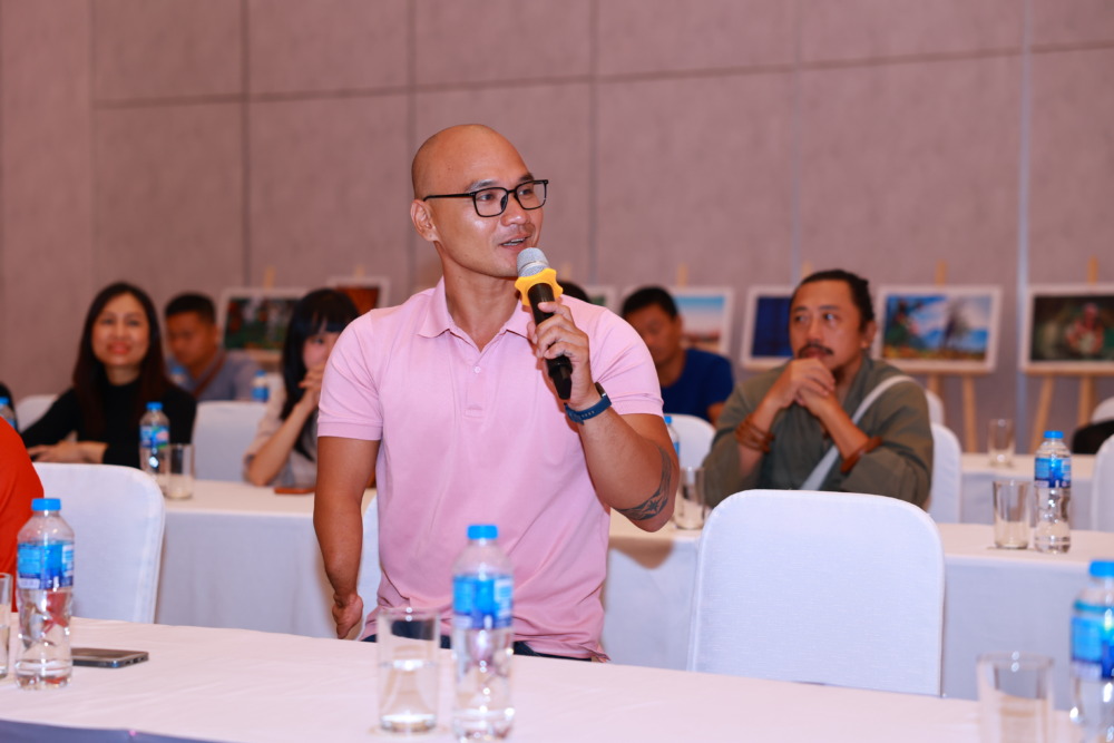 VĐV Ngyễn Hồng Lợi chia sẻ những thông điệp ý nghĩa. Ảnh: Triều Võ.