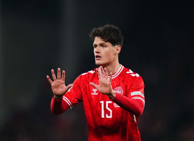 Ảnh bài viết Tại sao Arsenal mua Norgaard, bỏ Lucien Agoume?