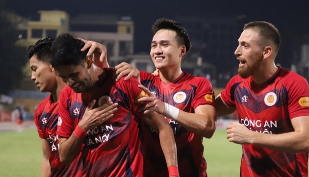 Ảnh bài viết Bùi Hoàng Việt Anh tuyên bố mục tiêu vô địch mọi giải đấu cùng CAHN