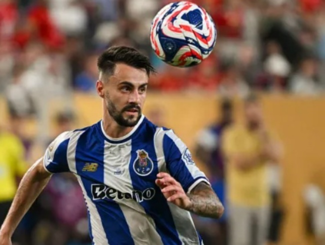 Vieira trong màu áo Porto.