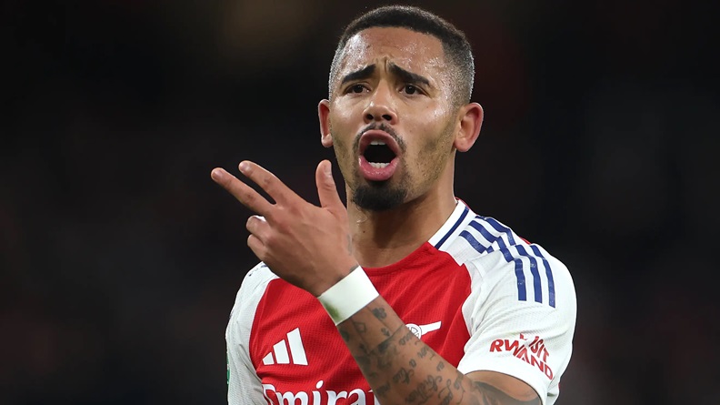Chiều sâu đội hình là vấn đề của Arsenal.