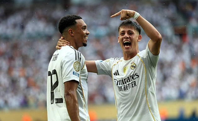 Alexander-Arnold có pha kiến tạo đầu tiên tại Club World Cup.
