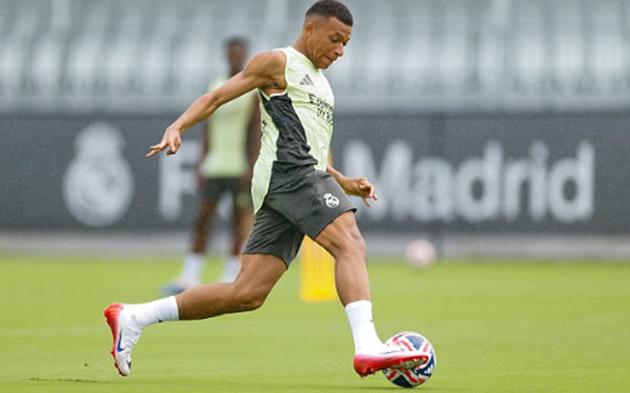 Ảnh bài viết Mbappe tập sung sức, sẵn sàng đá chính gặp Dortmund
