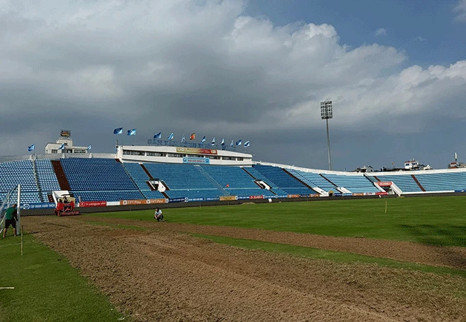 Ảnh bài viết Ninh Bình, Nam Định đồng loạt nâng cấp sân trước mùa V-League 2025/26