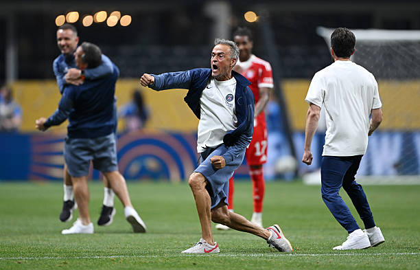 Thầy trò Enrique khẳng định đẳng cấp.