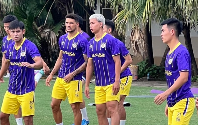 Ảnh bài viết Hà Nội FC thử việc Lê Thành Long, cựu tuyển thủ trẻ Trung Quốc