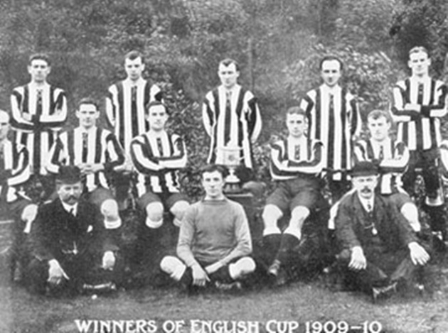 Đội hình Newcastle vô địch FA Cup năm 1910.
