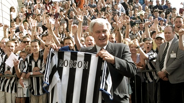 Bobby Robson đã dẫn dắt Newcastle từ năm 1999 đến 2004.