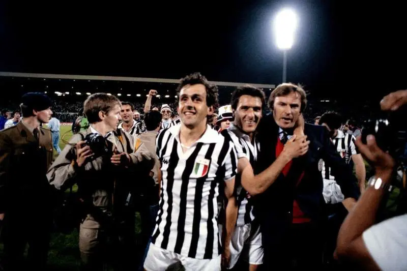 Juventus liên tiếp gặt hái thành công nhờ sự tỏa sáng của huyền thoại Platini và các đồng đội.
