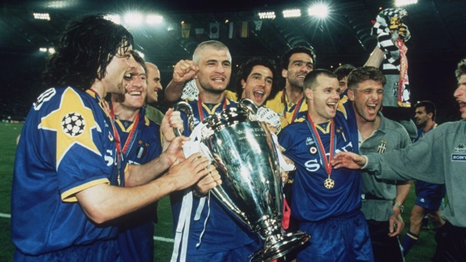 Juventus giành chức vô địch UCL năm 1996.