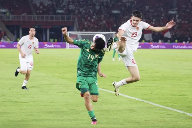 Ảnh bài viết Hậu vệ Indonesia đăng ảnh đạp đầu cầu thủ Saudi Arabia
