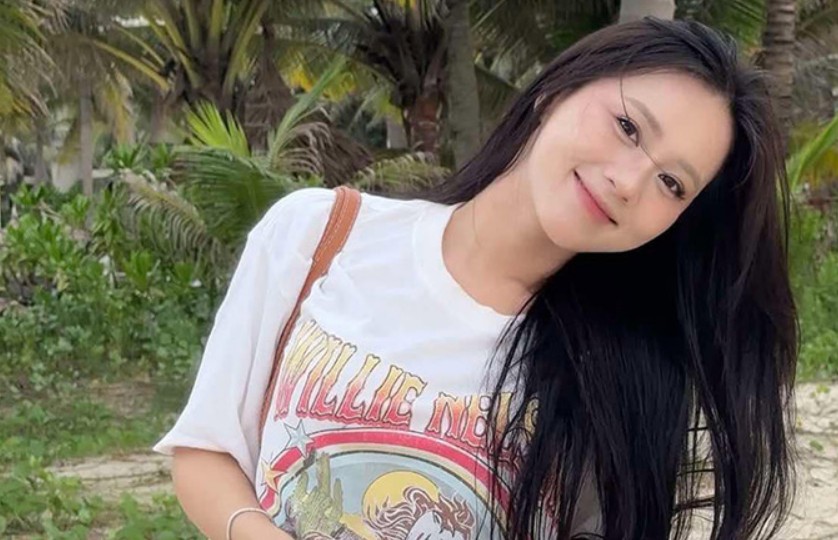 Đồng Thị Hoa Mỹ nở nụ cười gây xao xuyến. Ảnh: FBNV.