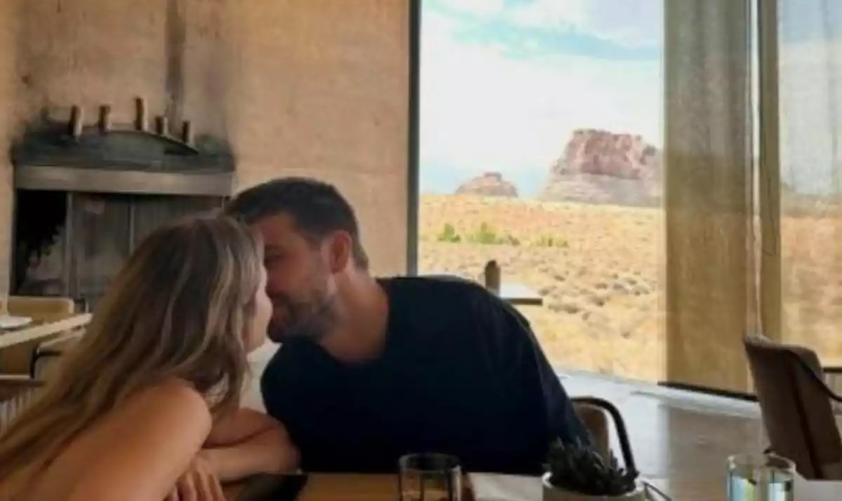 Một trong những bức ảnh của Pique với người tình.