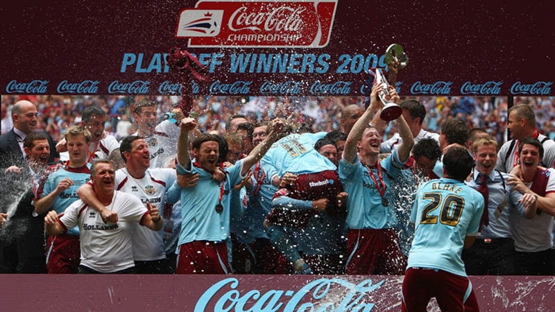 Chiến thắng ở trận play-off năm 2009, đưa Burnley trở lại Ngoại hạng Anh sau 33 năm.