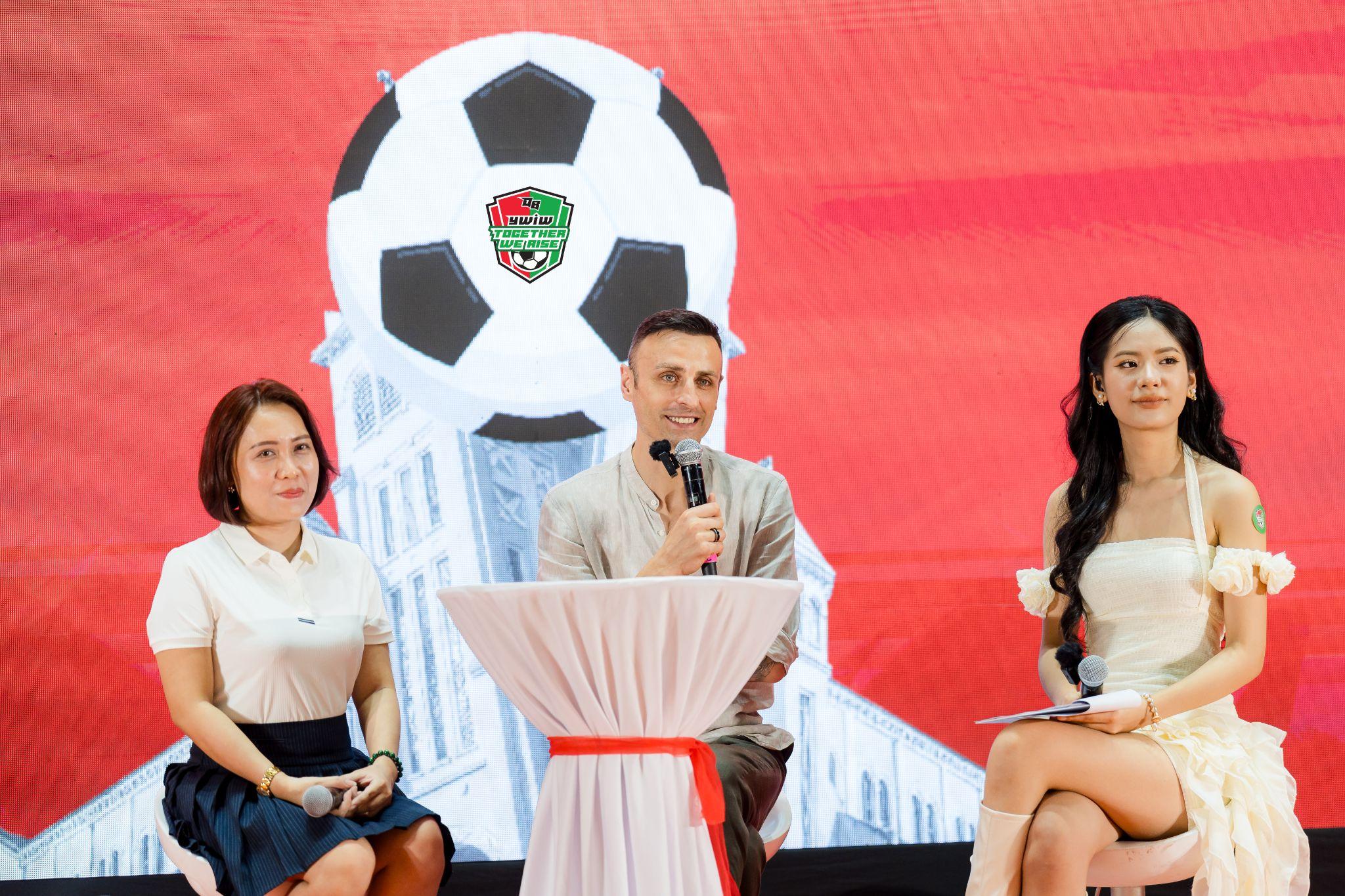 Ảnh bài viết Dimitar Berbatov và cuộc hội ngộ đậm chất cảm xúc với người hâm mộ Việt Nam tại Đà Nẵng