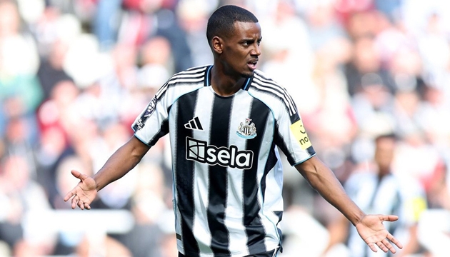 Ảnh bài viết Alexander Isak không đến Singapore, cánh cửa rời Newcastle rộng mở?