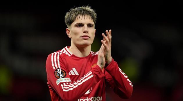 Aston Villa bỏ ngỏ khả năng mua Garnacho.