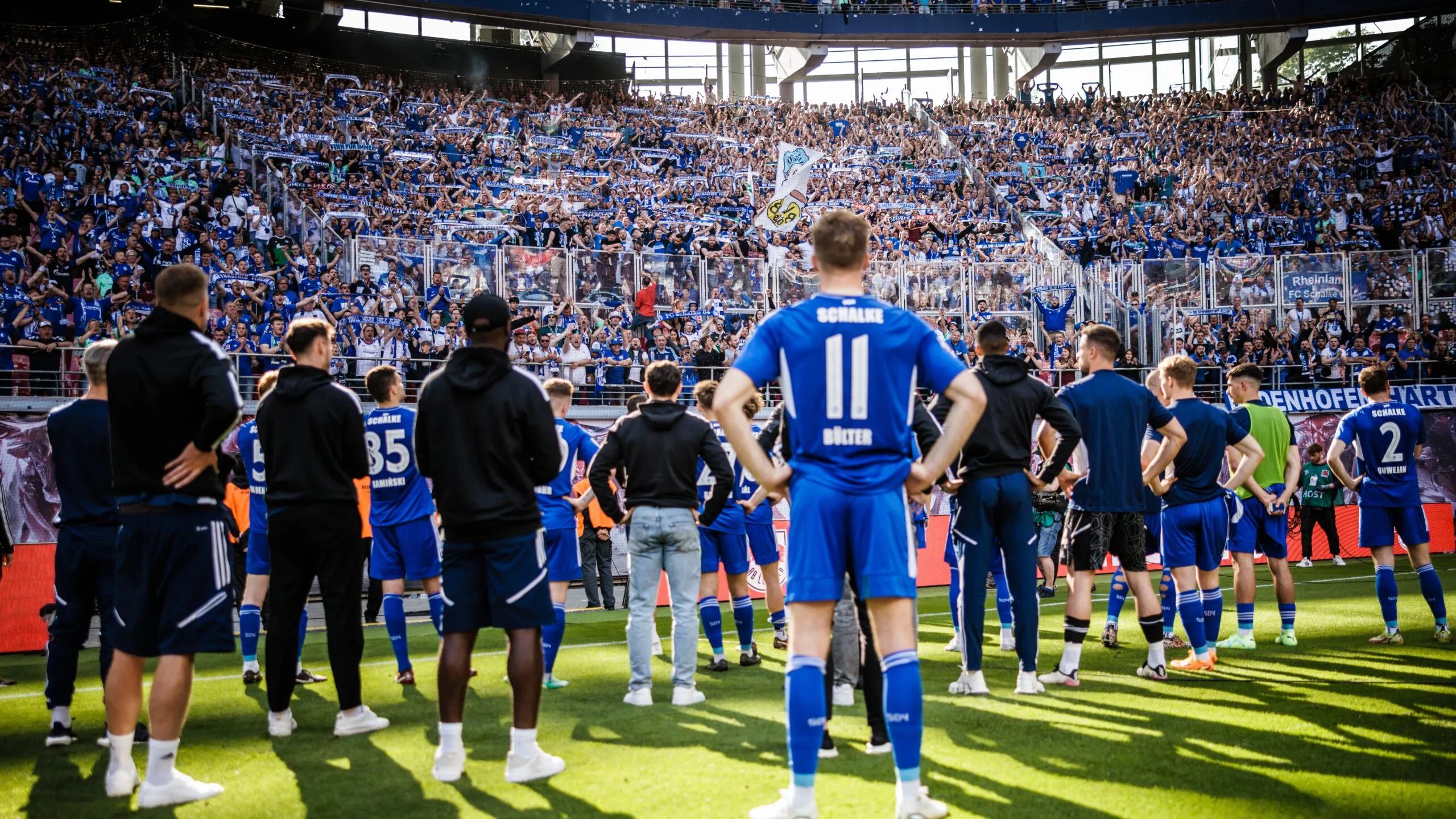 Những sai lầm liên tiếp và đại dịch COVID 19 đã nhấn chìm gã khổng lồ một thời