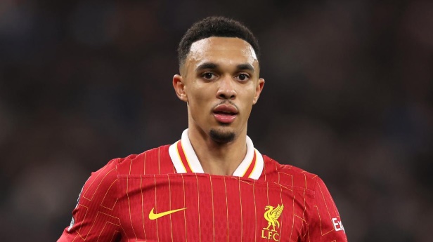 Alexander-Arnold đã rời Liverpool để gia nhập Real.