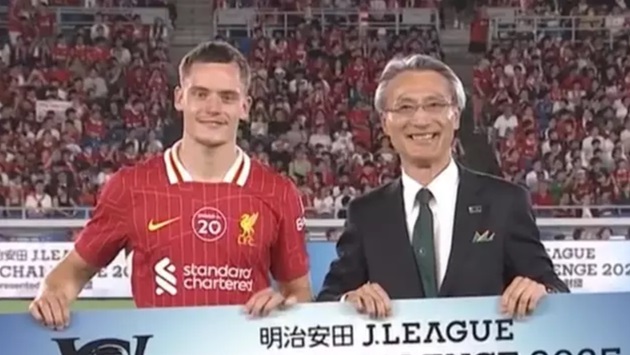 Ảnh bài viết Florian Wirtz nhận món quà "bất thường" sau khi ghi bàn trong trận Liverpool - Yokohama