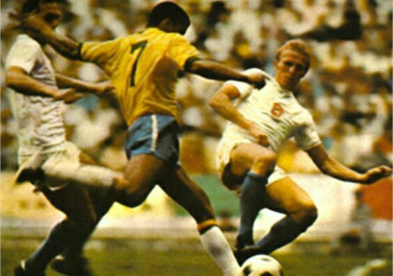 Các vũ công Samba gắn liền với triết lí "Joga Bonito".