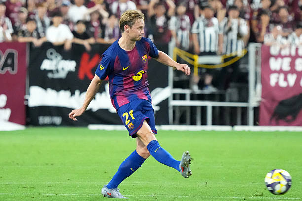 De Jong sẽ tiếp tục gắn bó với Barca.